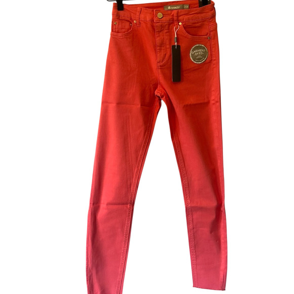 Tractr Women’s High Rise Burgundy Jeans Size 2 (26 Waist) NWT Stretch Denim - Picture 1 of 3